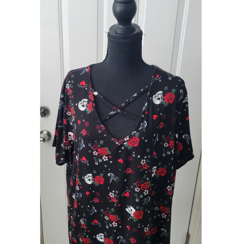 Coco and Main Skull Rose Print Criss‎ Cross V-Neck Top Black 3XL JT4176-RP